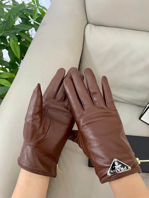 Prada gloves hm32